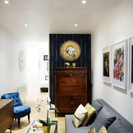 Big Studio Close To Montorgeuil Local Commercial * パリ